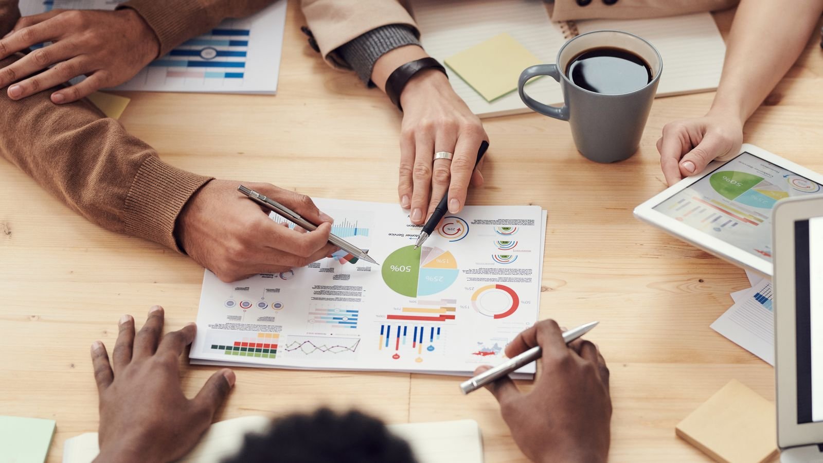 Travail en équipe sur un projet digital